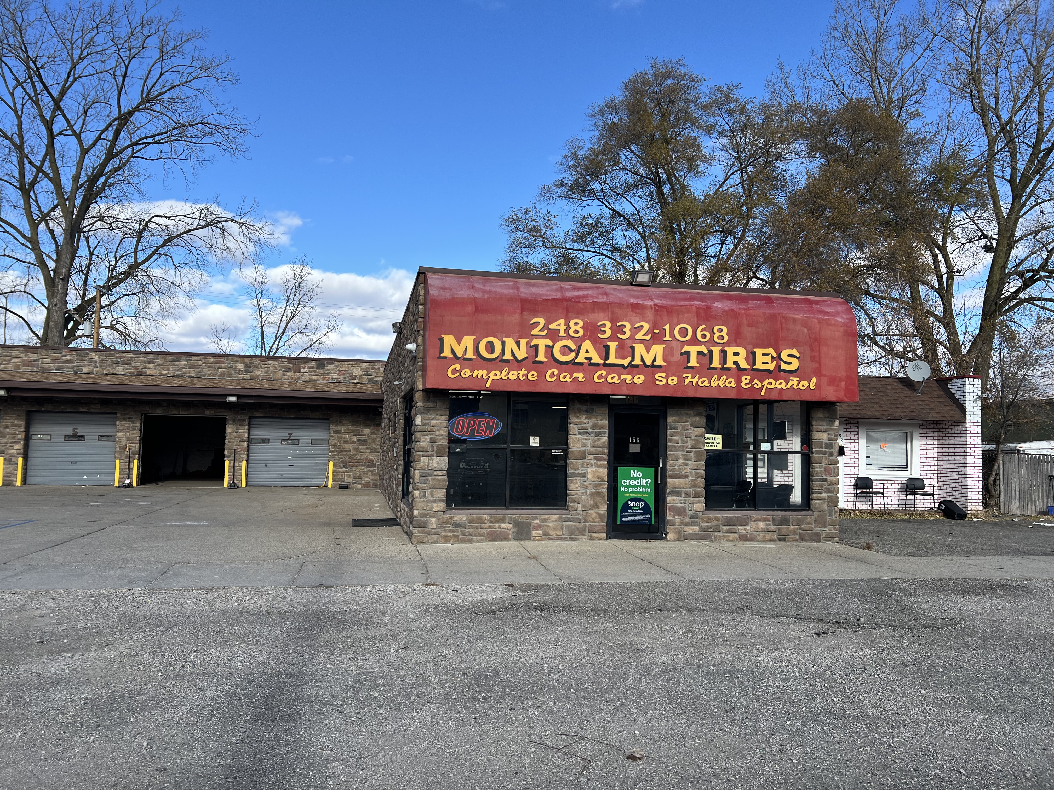 Montcalm Auto Repair storefront at 156 W Montcalm Street in Pontiac